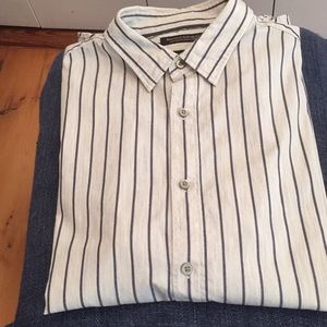 Banana Republic Men’s Custom Wash Shirt